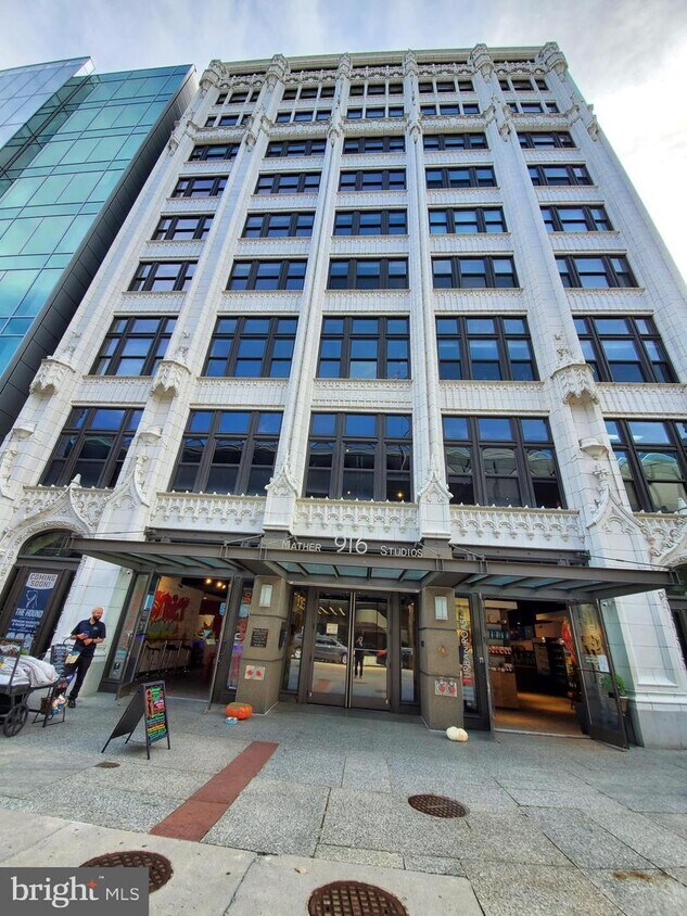 Primary Photo - 916 G St. NW