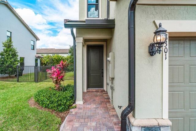 Foto del edificio - 8301 Catria Ln