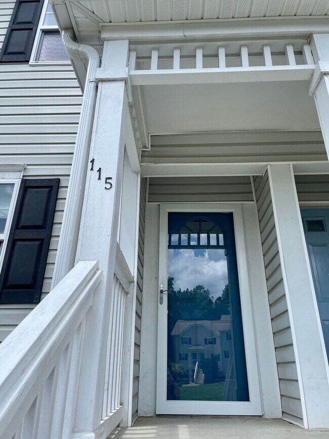 Building Photo - Beautiful 2 Bed/2.5 Bath Townhome in Kensi...