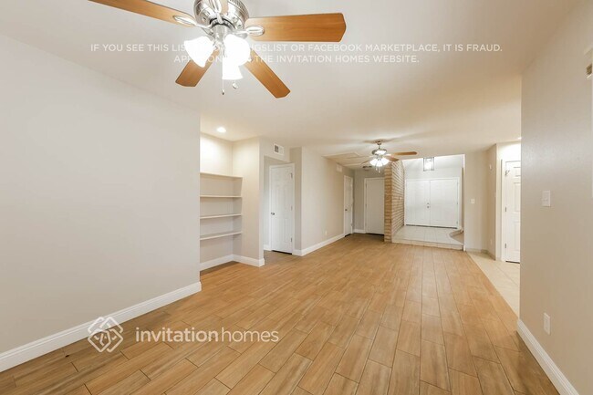 Building Photo - 4613 W Augusta Ave