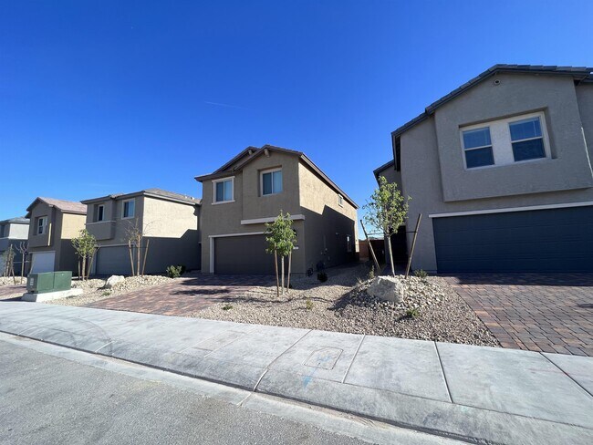 Building Photo - 7637 W Dewey Dr