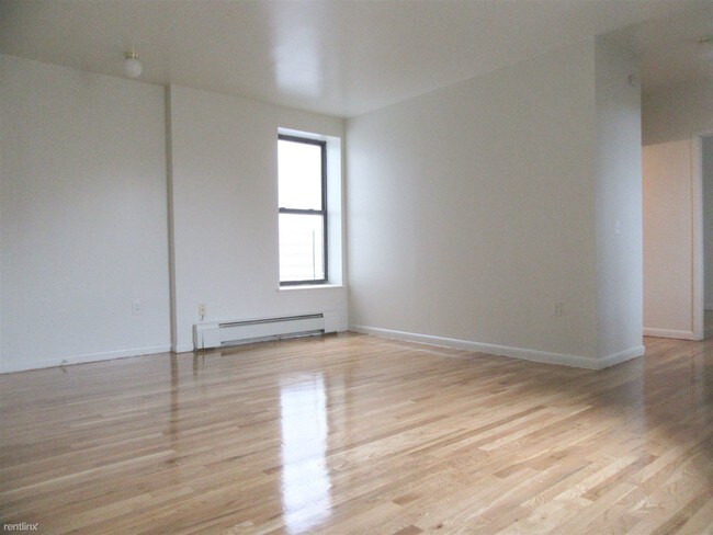 Building Photo - 600 W 133rd St