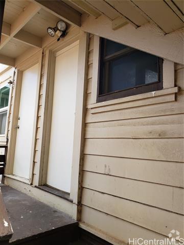 Building Photo - 1703 S Beretania St.