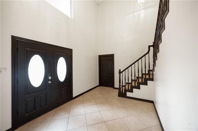 Foto del edificio - 2401 Wisteria Ave