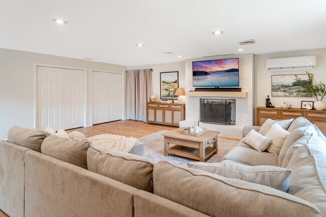 Foto del edificio - 3515 Indianbrook Dr