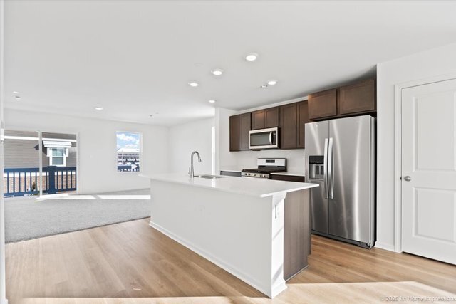 Foto del edificio - 17307 Roscommon Rd