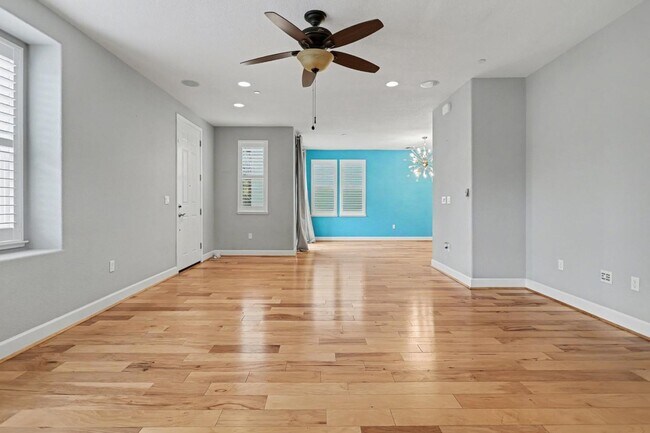 Foto del edificio - 568 Selby Lane