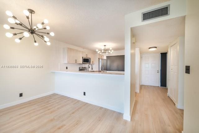 Foto del edificio - 8020 Hampton Blvd