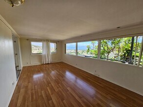 Building Photo - 92-672-672 Aahualii St