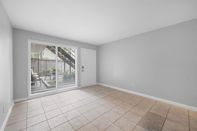 Foto del edificio - 1016 E 7th St
