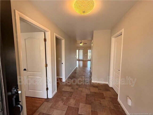 Foto del edificio - 848 Castleberry Ct