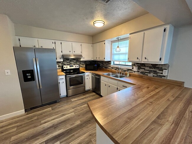 Building Photo - 249 Hannover Cir