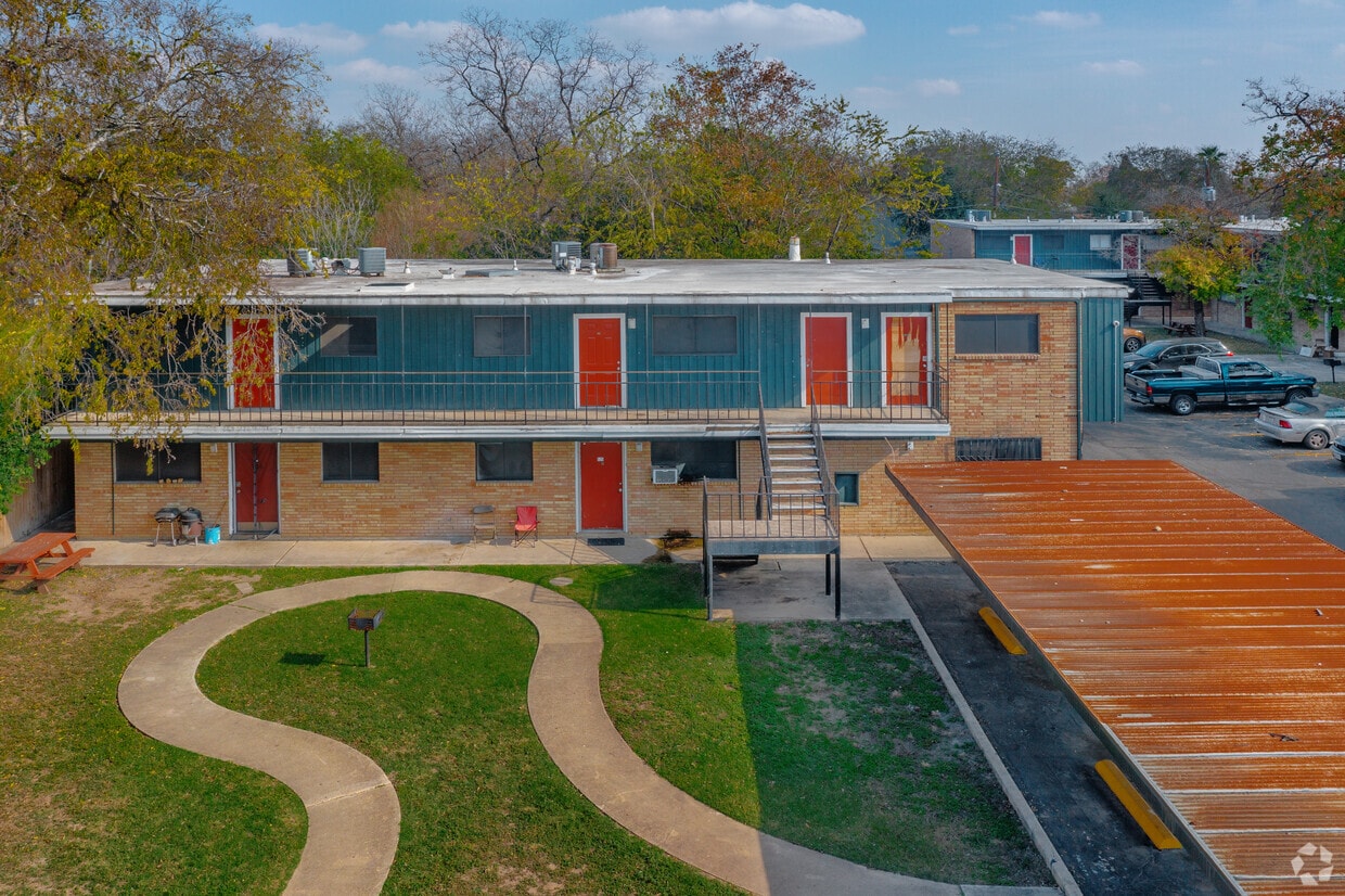 Primary Photo - Mission Villas