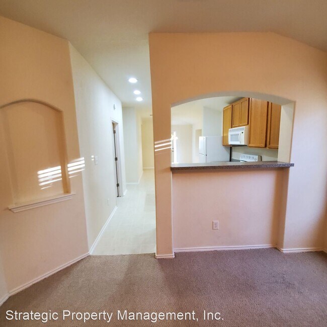 Building Photo - 4 br, 2 bath House - 10354 Oakwood Crest