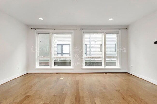 Photo - 402 Stabler Ln Townhome