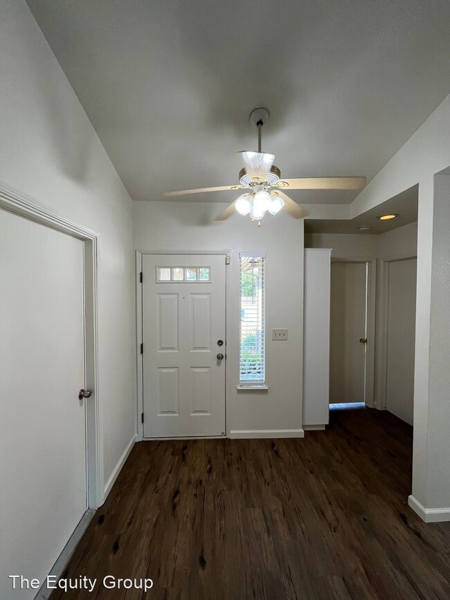 Building Photo - 3 br, 2 bath House - 451 W. Marilyn Street