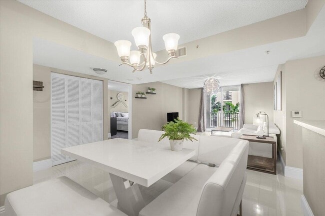 Building Photo - 520 SE 5th Ave