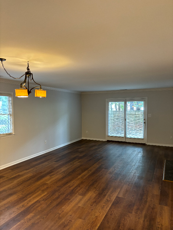 Building Photo - 333 Circle Dr