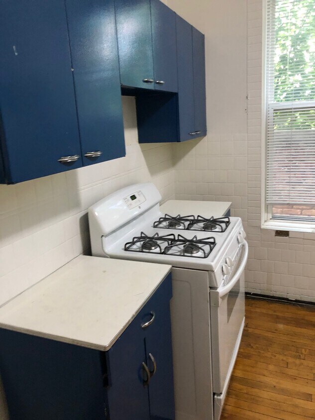 KITCHEN - 1430 W Ohio St