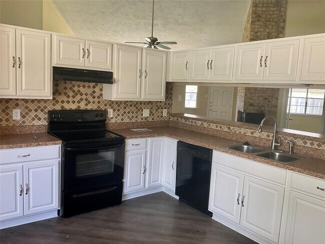 Foto del edificio - 15019 Rockington Ln