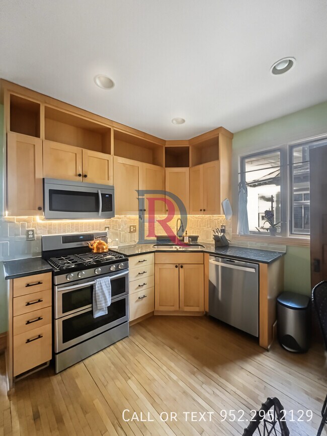 Foto del edificio - 2720 Fremont Ave S