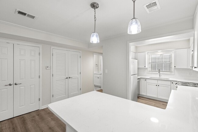 Photo - 181 S Eagle Creek Dr Apartment