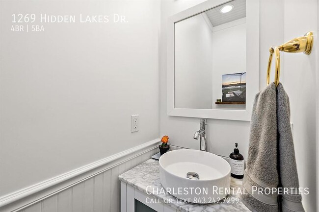 Building Photo - 1269 Hidden Lakes Dr