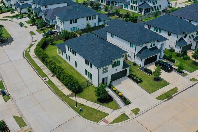 Foto del edificio - 18803 Copper Breaks Park Dr