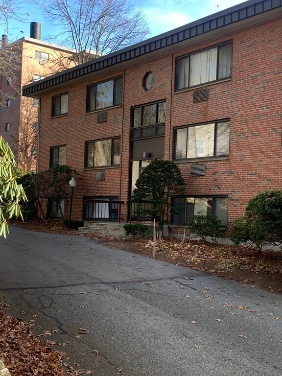 Building Photo - 1325 Worcester Rd