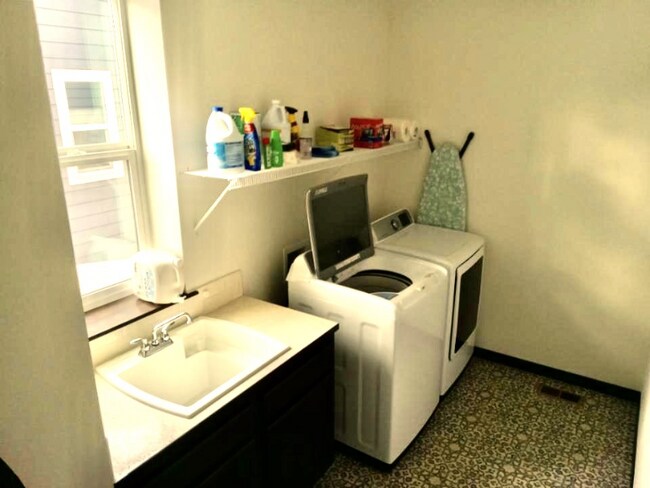 Foto del edificio - 4163 W Homeward Bound Blvd