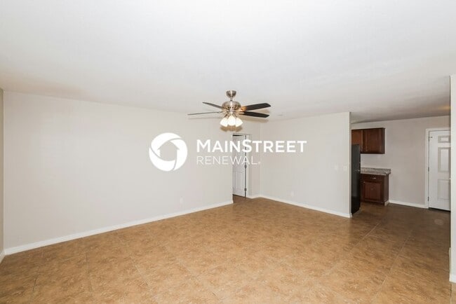 Building Photo - 4 Bedroom Pet-Friendly Home in Phoenix, AZ...