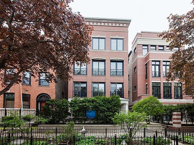 Primary Photo - 2848 N Burling St