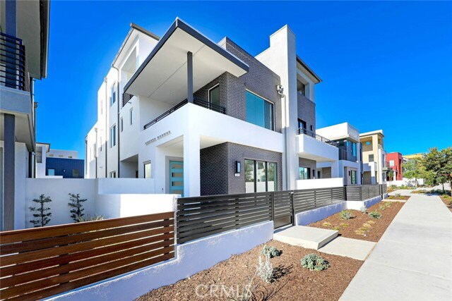 Building Photo - 299 Novel