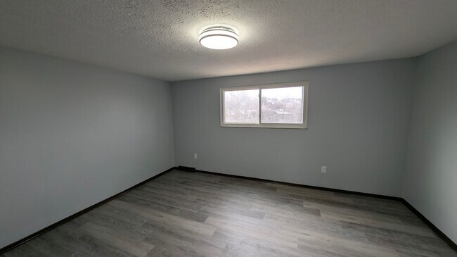 Foto del edificio - 12-14 Sedalia Ave - 14A