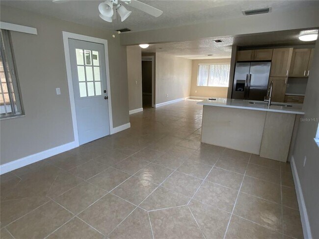 Building Photo - 4625 Compass Ct