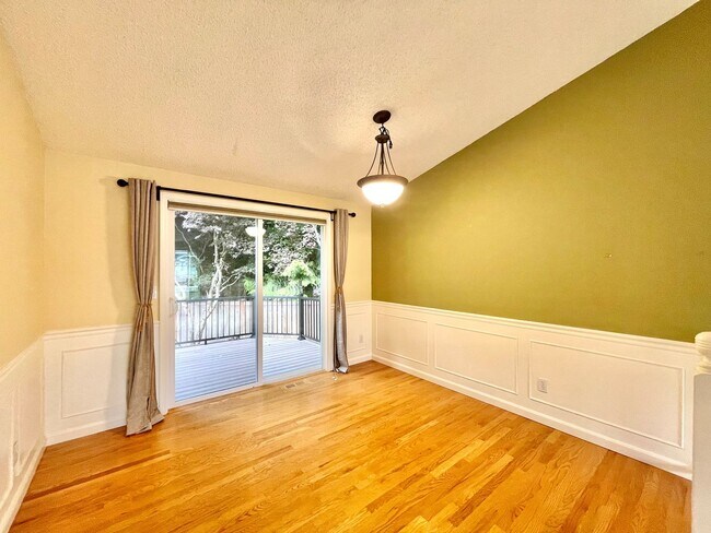 Foto del edificio - English Hill Gem For Rent