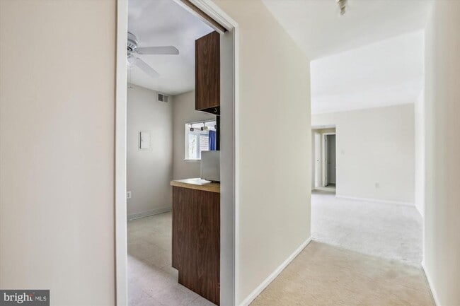 Building Photo - 9712 Kingsbridge Dr