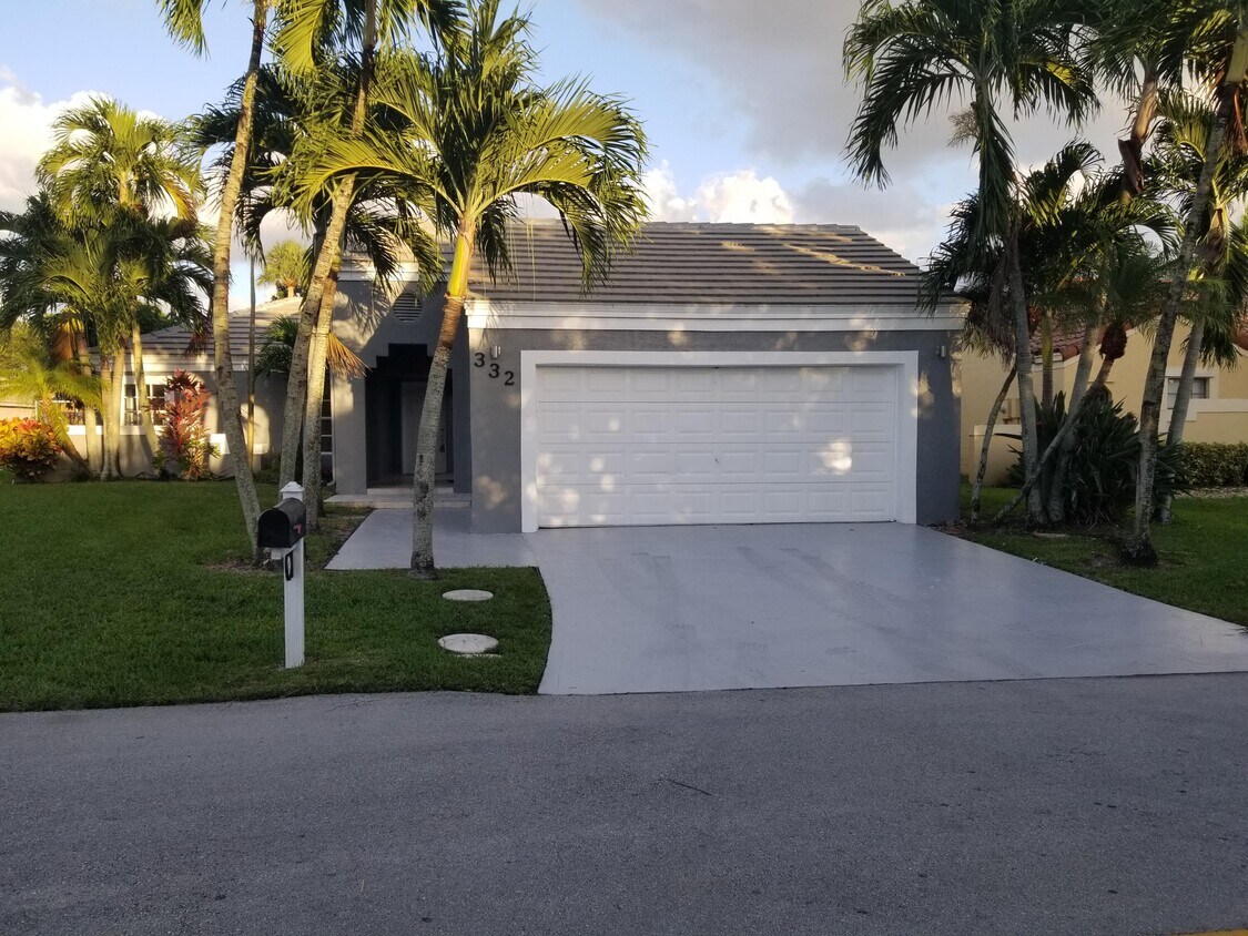 Primary Photo - 332 NW 47th Ave