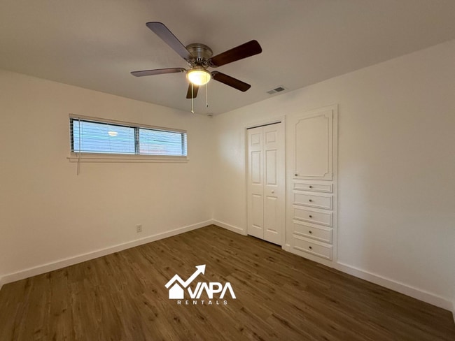 Building Photo - 4707 Dagmar Dr