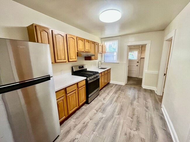 Building Photo - PM0206