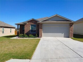 Building Photo - 636 Donegal Ln