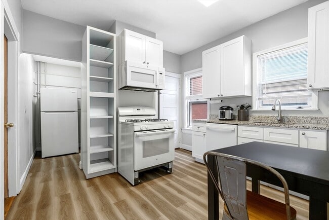 Foto del edificio - 807 E 3rd St
