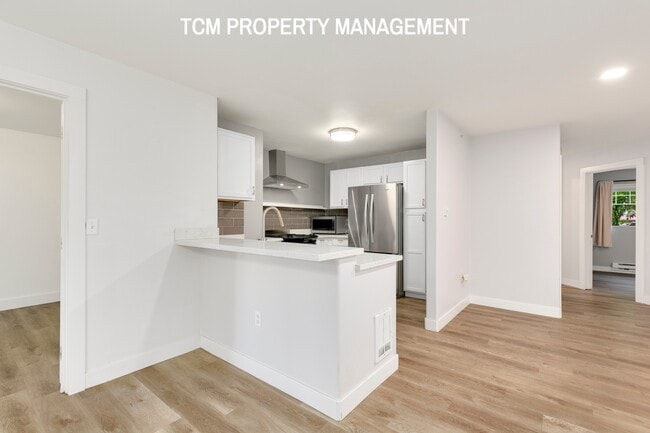 Building Photo - 18501 SE Newport Way