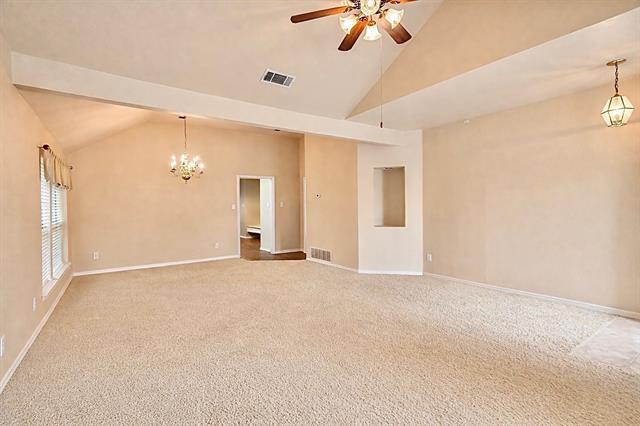 Building Photo - 703 Glenwood Ct
