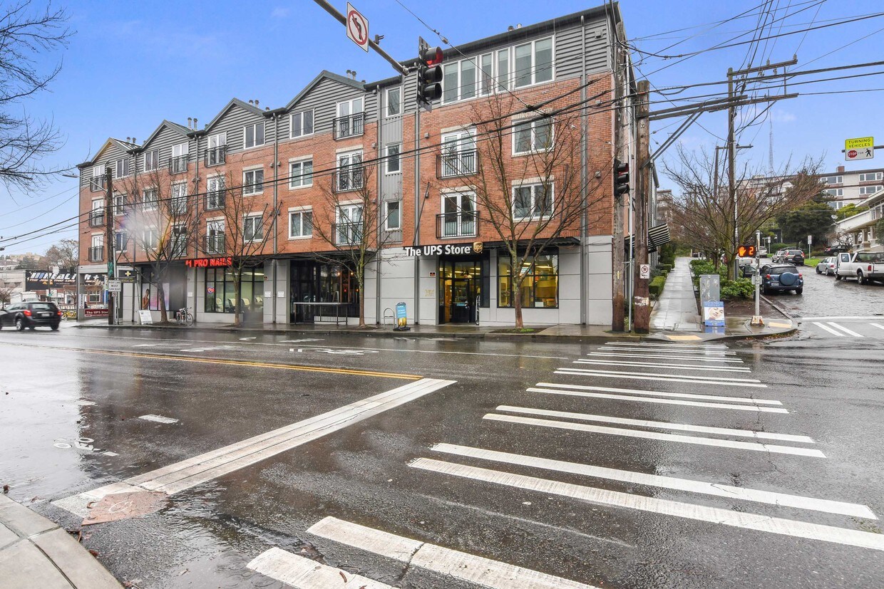 Primary Photo - 701 1st Ave N