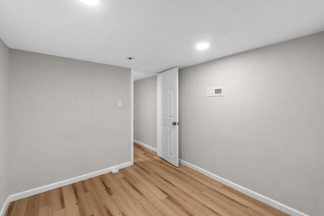 Photo - 208 S Durham St Townhome