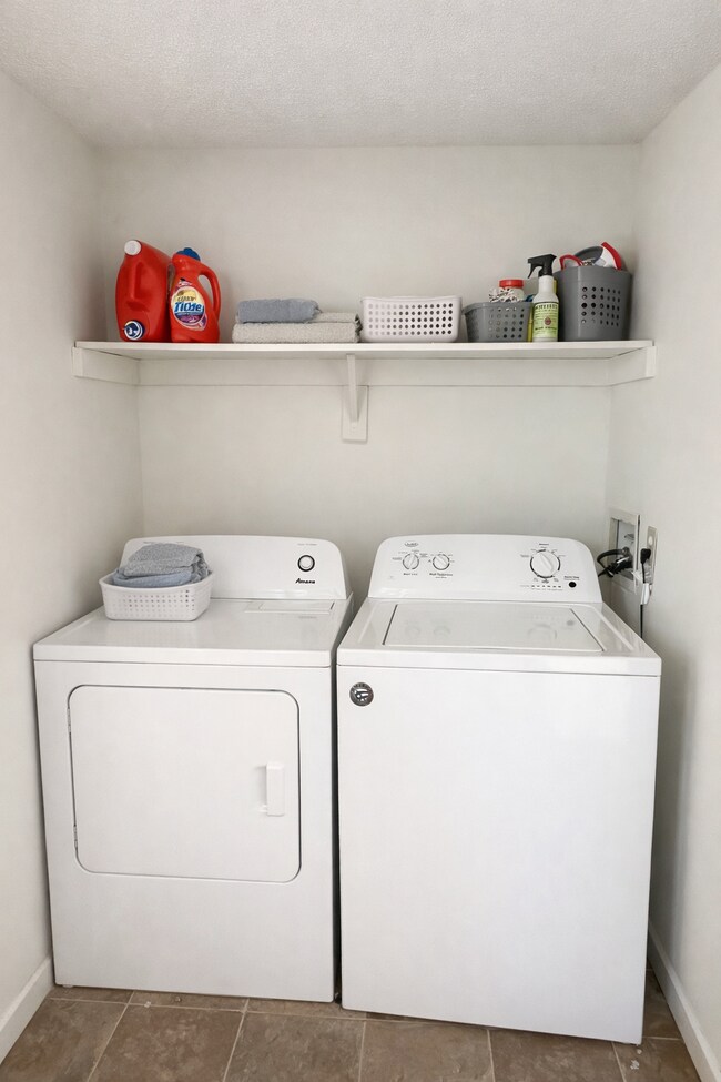 Foto del edificio - 148 Clover Valley Cir