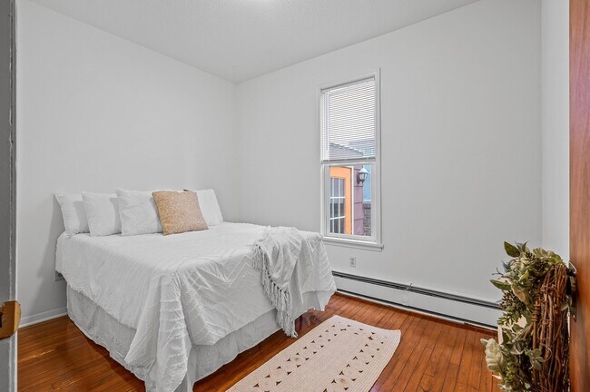 Dormitorio 1 - 1609 4th St NE