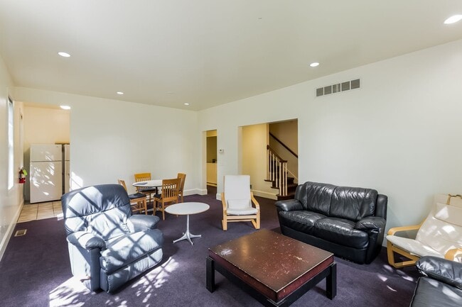 Interior Photo - Victors Place 2