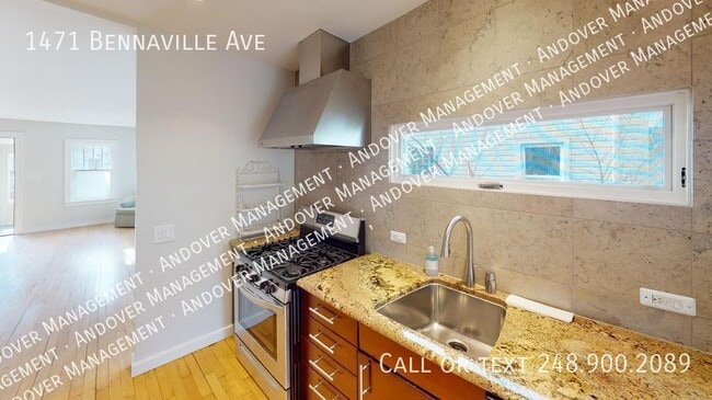 Building Photo - 1471 Bennaville Ave